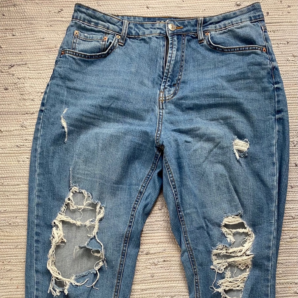 Distressed Boyfriend Jeans
